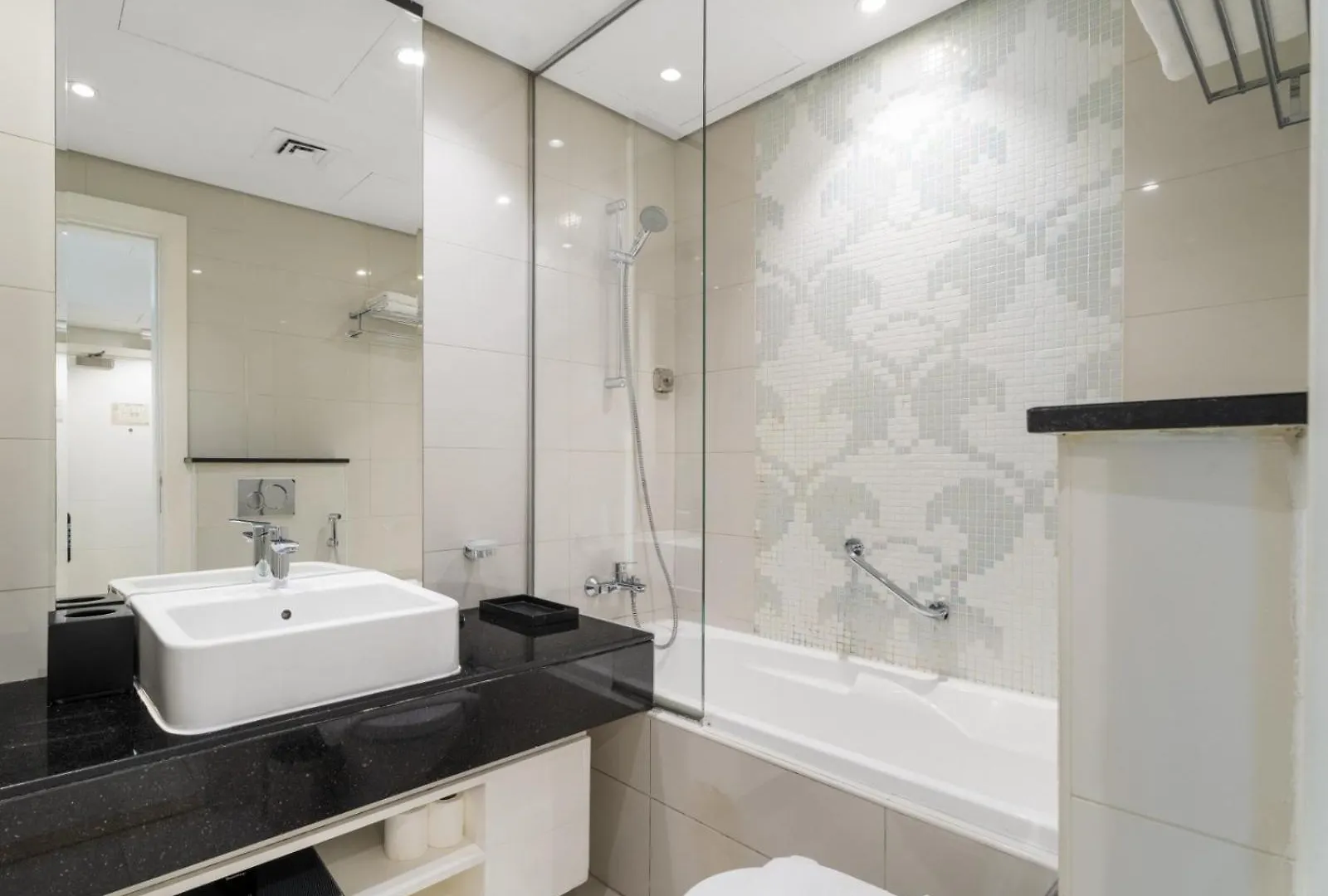 Comfortable Studio Stay In Damac Maison Canal View - 04 Dubai Apartment